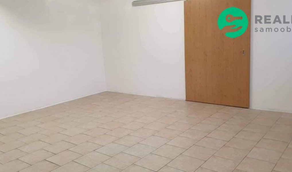 Prodej kanceláře 48 m², Krnov – fotka 1 z 3