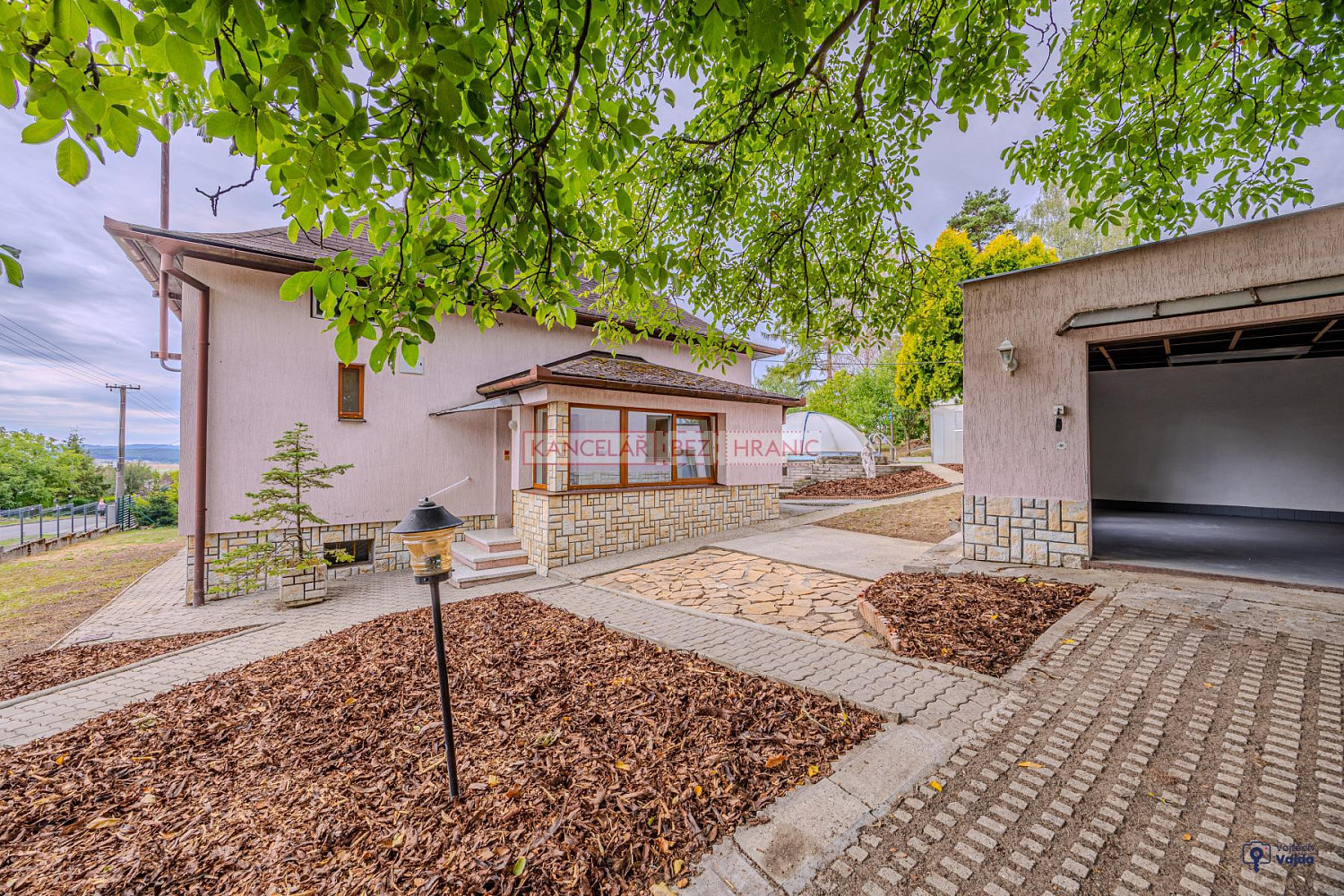 Prodej domu 376 m² s pozemkem 1 505 m² – fotografie 2