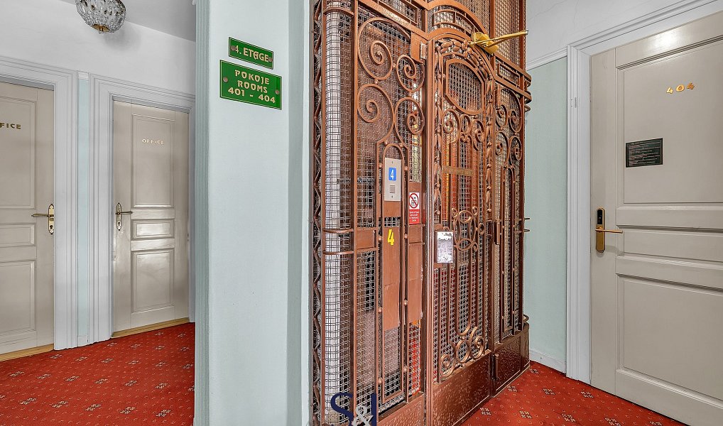 Prodej ubytovacího objektu 819 m², Karlovy Vary – náhled fotky 32