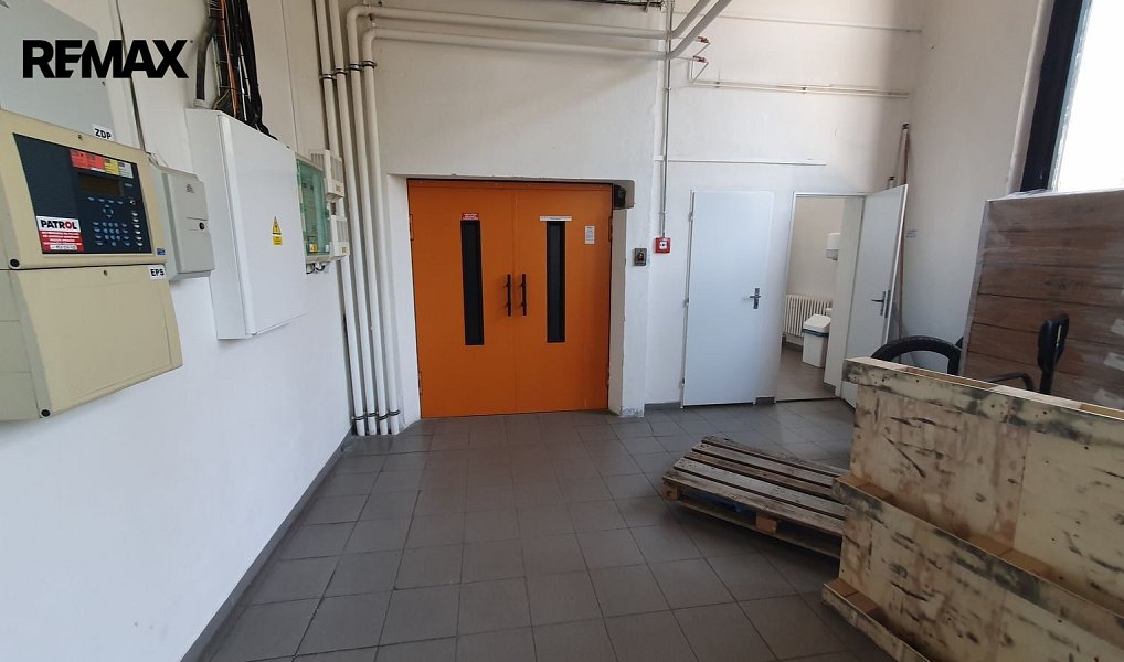 Pronájem obchodních prostor 84 m², Pelhřimov – náhled fotky 4
