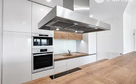 Pronájem bytu 3+kk 90 m²