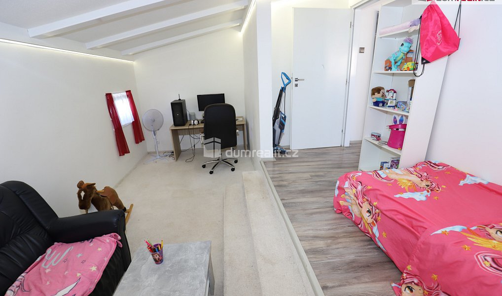 Prodej domu 330 m² s pozemkem 263 m², Habartov – náhled fotky 7