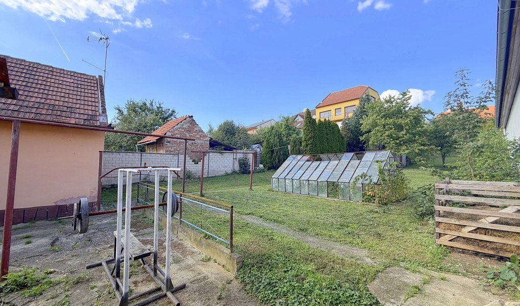 Pronájem domu 150 m² s pozemkem 1 406 m², Hluk – náhled fotky 17