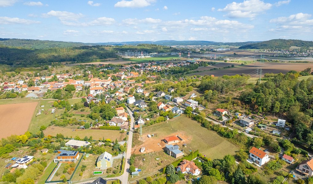 Prodej stavebního pozemku 1 416 m², Hradčany – náhled fotky 15