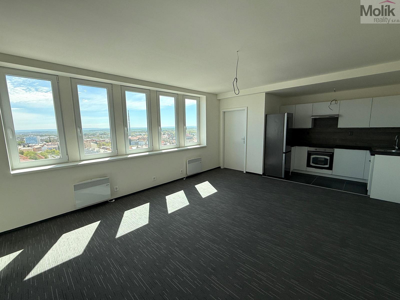 Pronájem bytu 3+kk 97 m² – fotografie 3