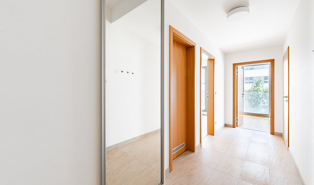 Pronájem bytu 2+kk 58 m², Praha – náhled fotky 5