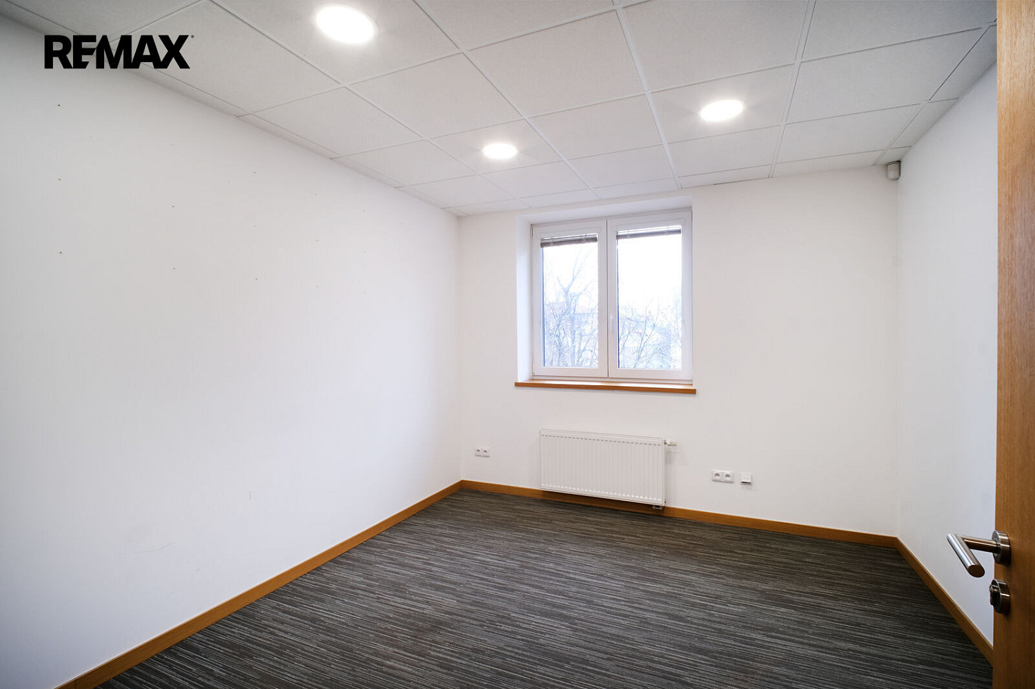 Pronájem kanceláře 124 m² – fotografie 4