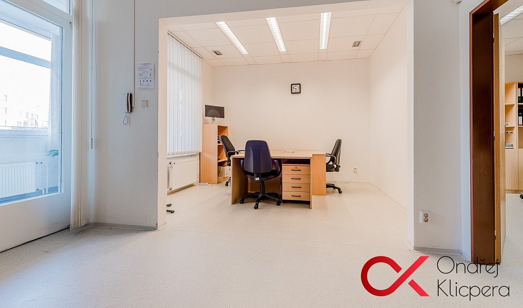 Pronájem kanceláře 44 m², Praha – fotka 1 z 13