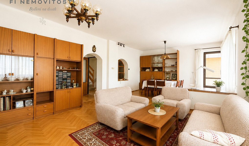 Prodej domu 211 m² s pozemkem 1 129 m², Železnice – náhled fotky 7