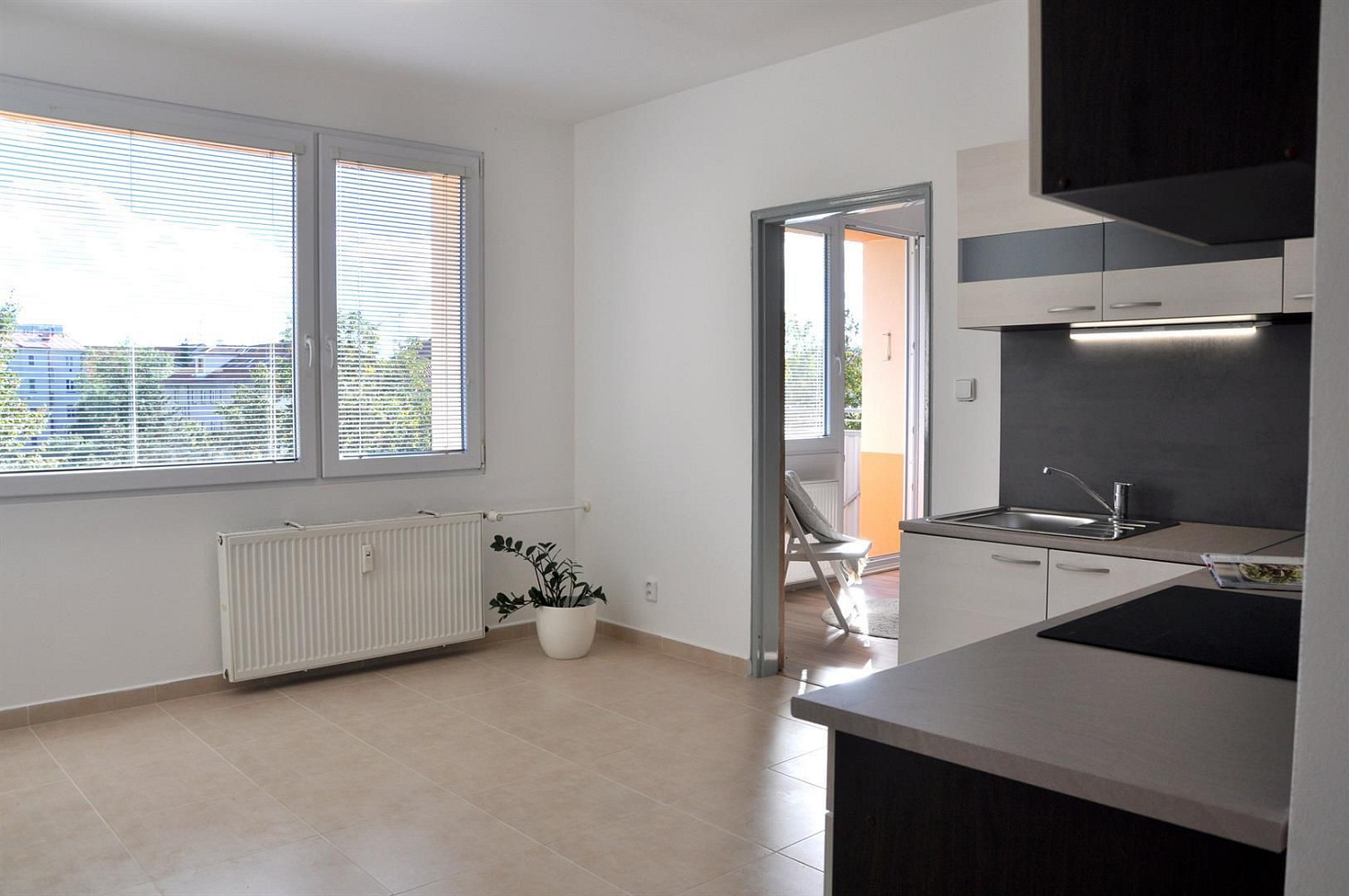 Pronájem bytu 1+1 64 m² — photo 5