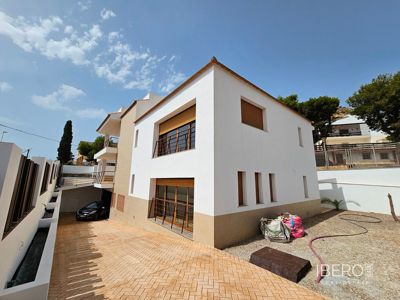 Prodej domu 760 m² s pozemkem 1 000 m² - View 3