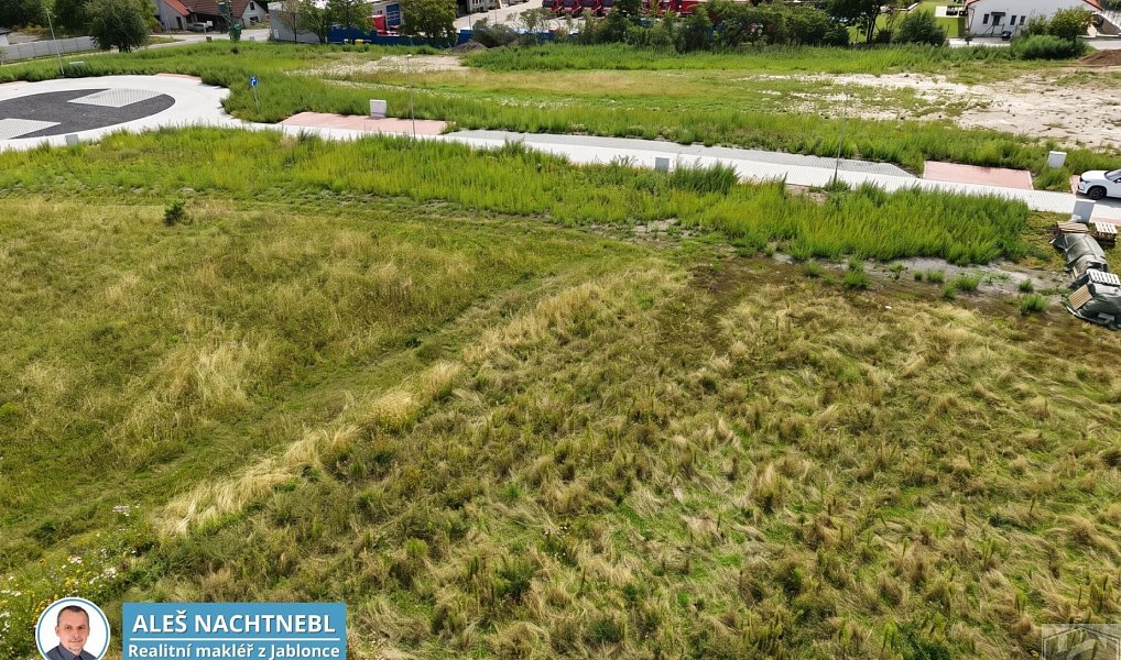 Prodej stavebního pozemku 800 m², Dřínov – náhled fotky 8