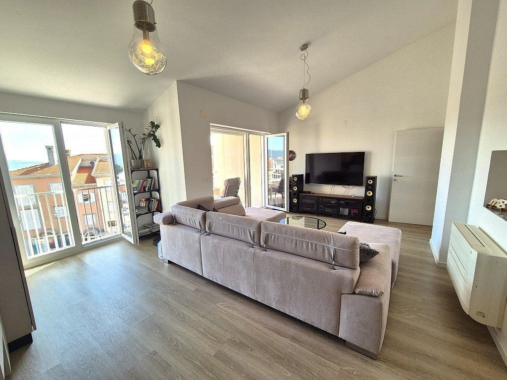 Prodej bytu 3+kk 130 m² – pohled 4