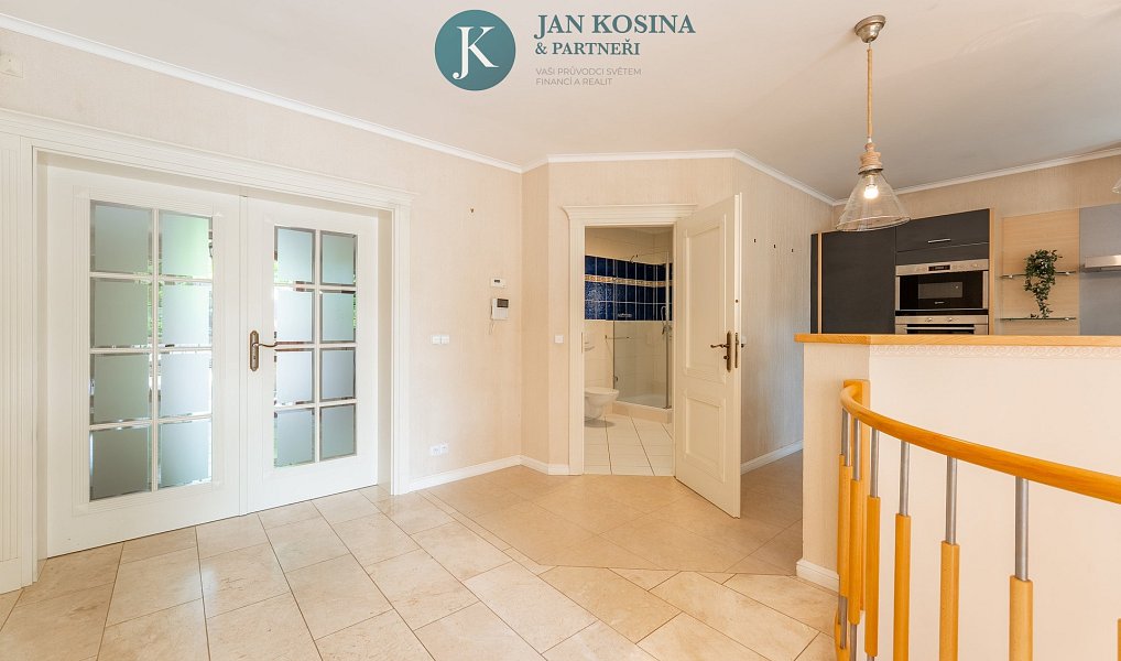 Prodej domu 236 m² s pozemkem 921 m², Hrusice – náhled fotky 12