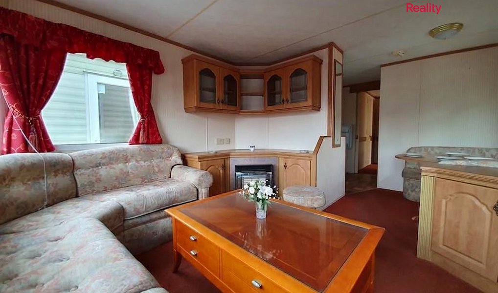 Prodej stavebního pozemku 1 676 m², Strašice – náhled fotky 3