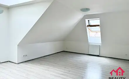 Pronájem bytu 1+kk 39 m², náměstí Míru, Svitavy - Město