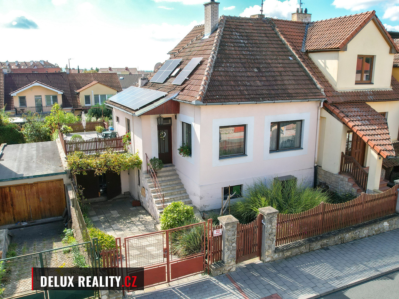 House, 213 m², land 207 m²