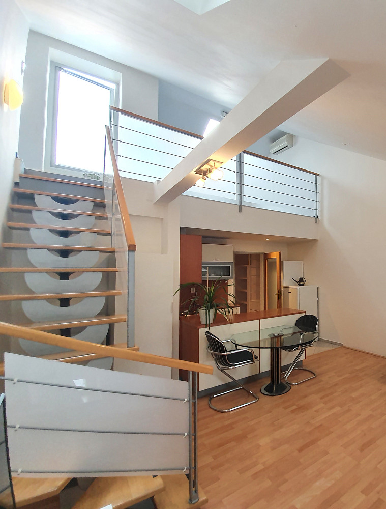 Pronájem bytu 2+kk 46 m² — photo 2