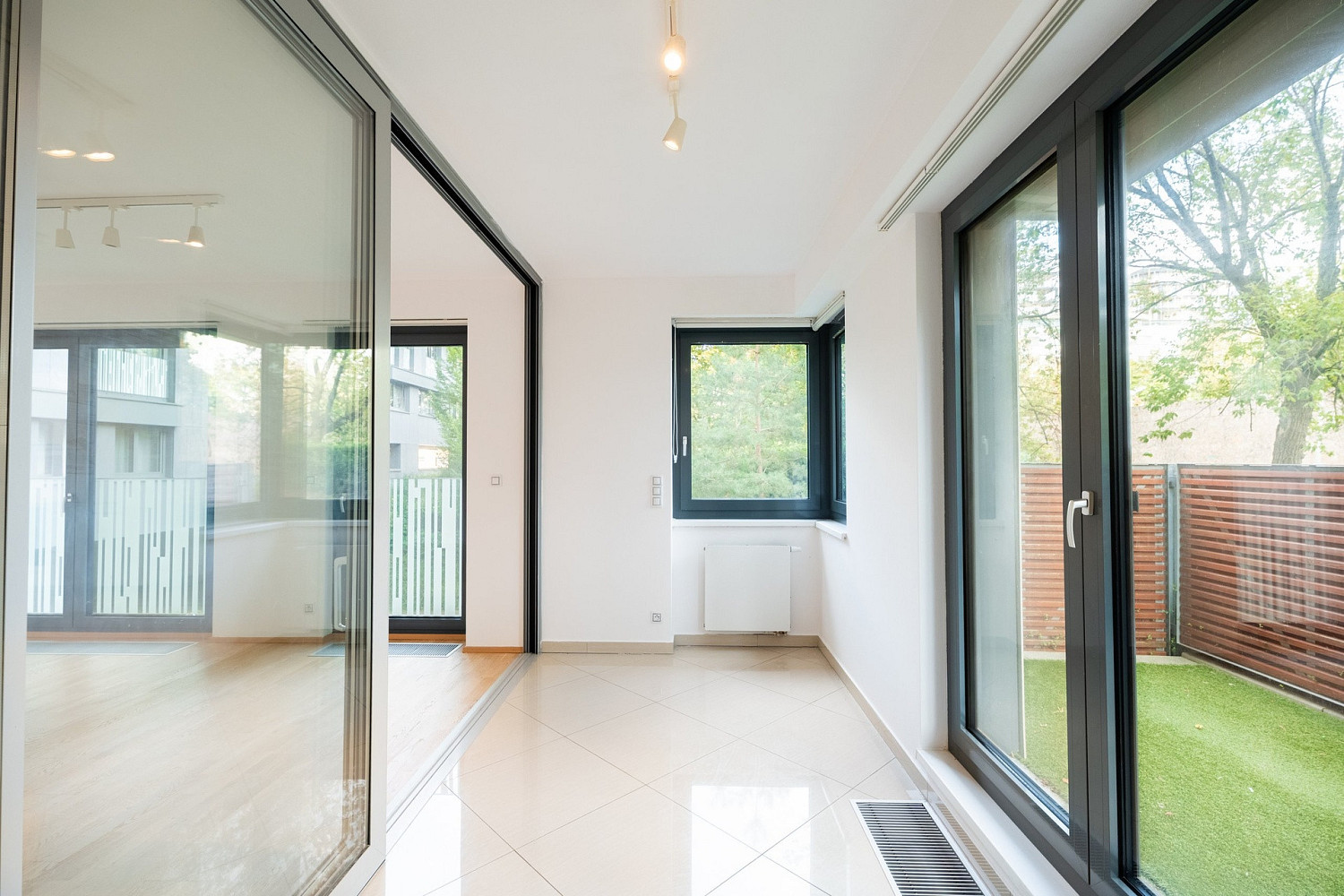 Pronájem bytu 2+kk 66 m² – fotografie 5