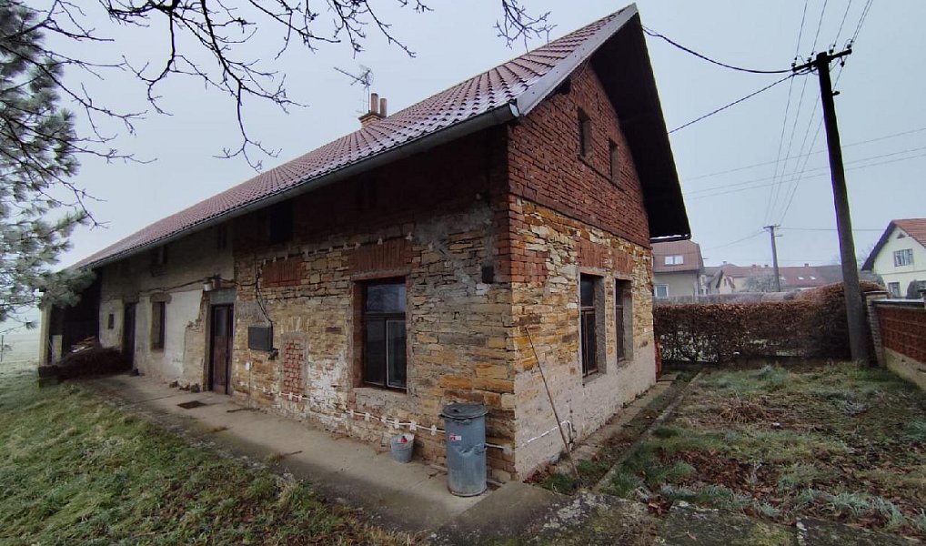 Prodej domu 130 m² s pozemkem 1 026 m², Lično – náhled fotky 2