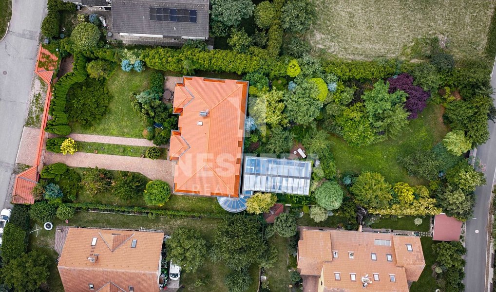 Prodej domu 444 m² s pozemkem 2 325 m², Vestec – náhled fotky 41