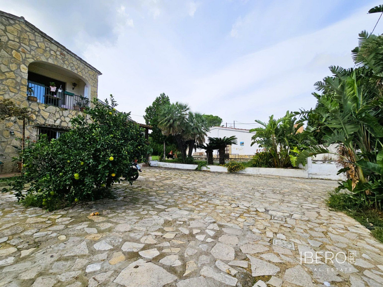 Prodej domu 269 m² s pozemkem 1 545 m² – pohled 2