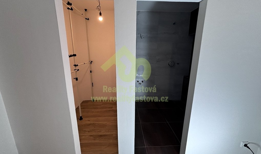 Prodej domu 156 m² s pozemkem 918 m², Lužany – náhled fotky 29