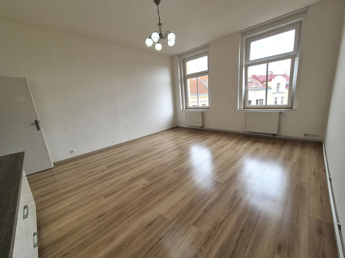 Pronájem bytu 2+kk 50 m² – fotografie 2