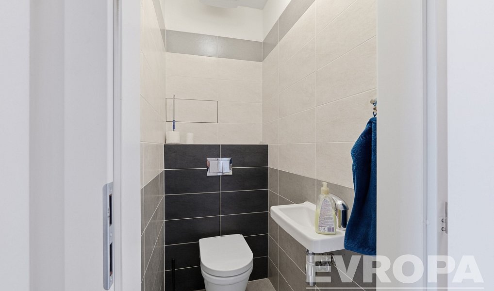 Pronájem kanceláře 80 m², Hradec Králové – náhled fotky 7