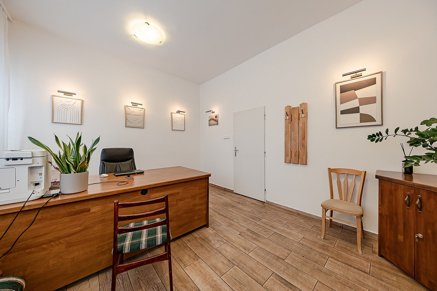 Pronájem kanceláře 294 m² – fotografie 2