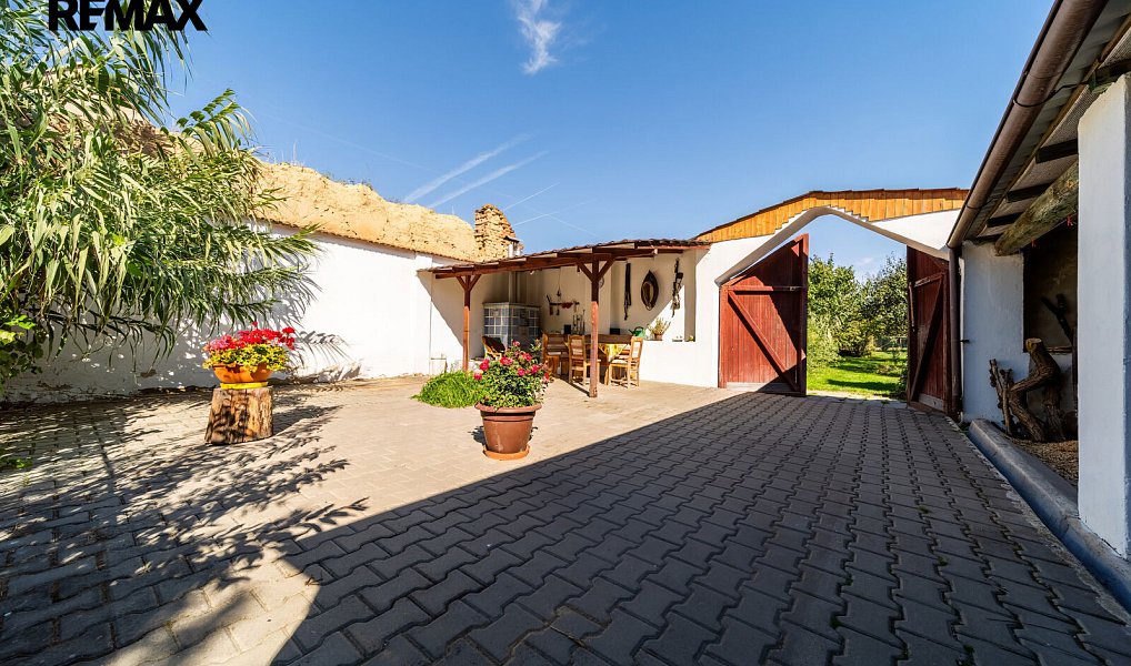 Prodej domu 280 m² s pozemkem 1 208 m², Vémyslice – náhled fotky 18