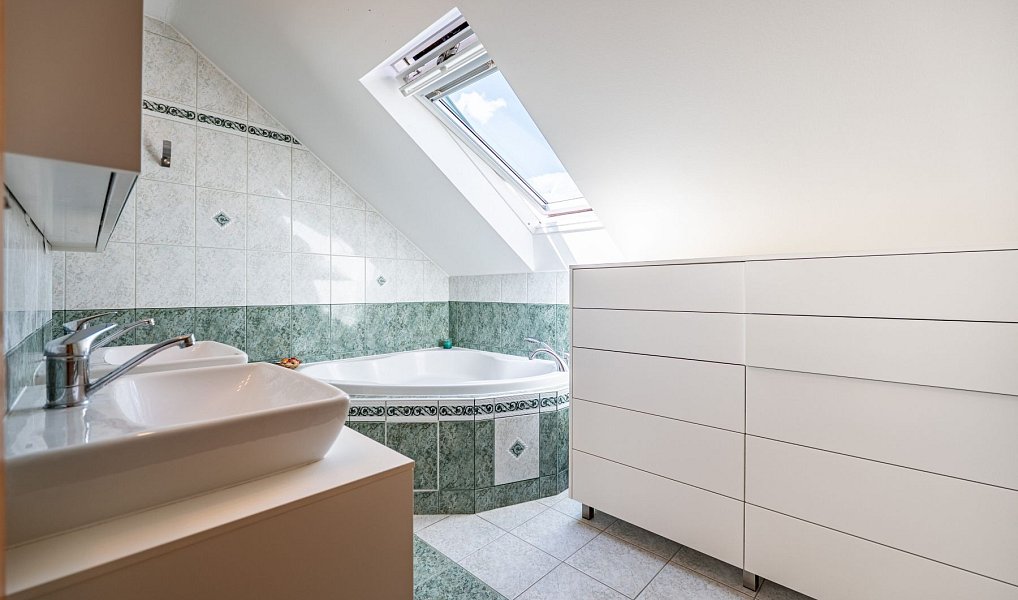 Prodej domu 211 m² s pozemkem 510 m², Rebešovice – náhled fotky 2