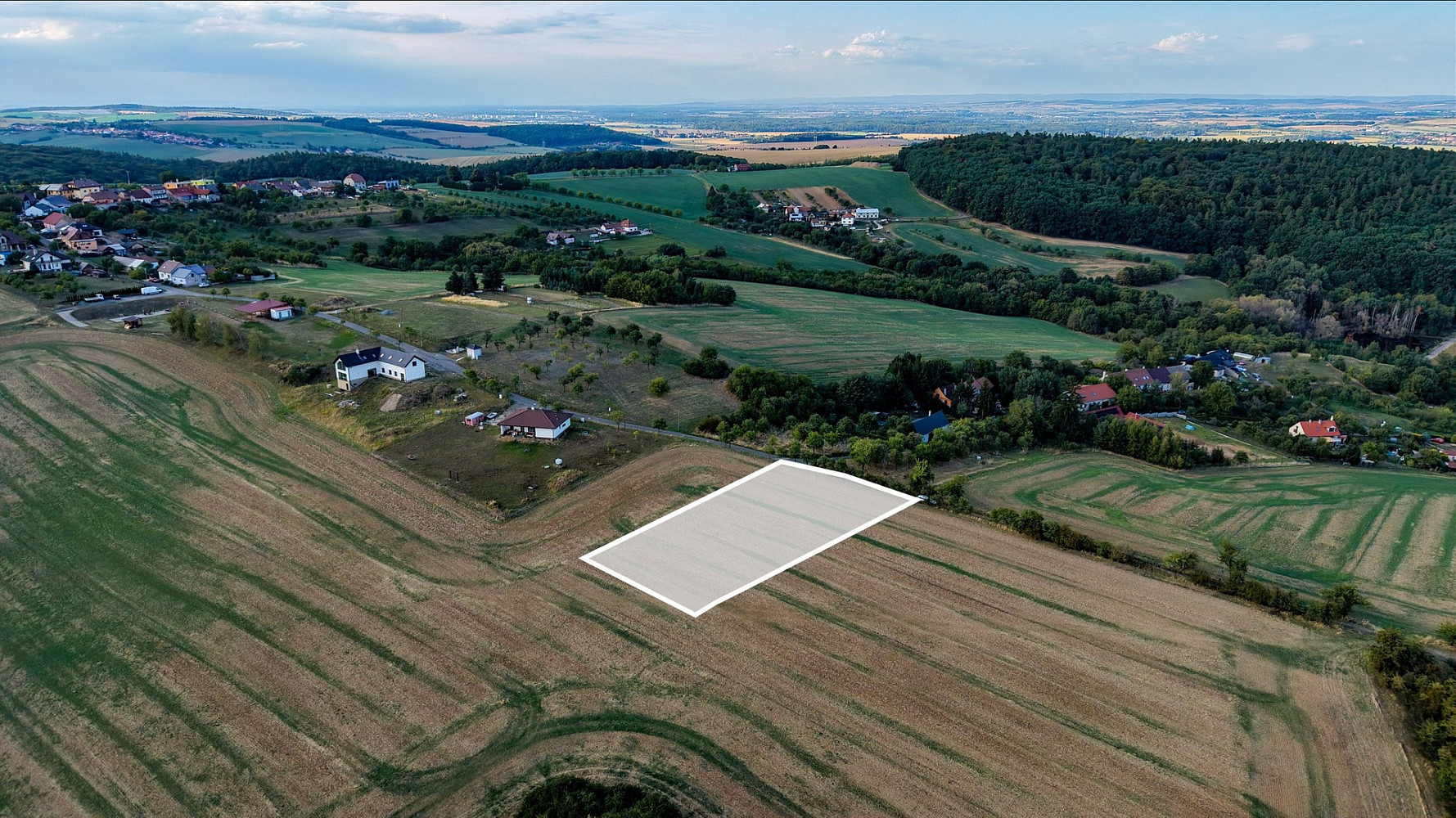 Prodej stavebního pozemku 2 379 m² – fotografie 3