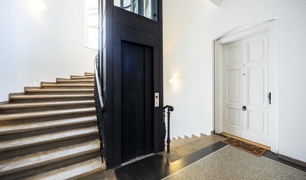 Pronájem bytu 3+kk 181 m², Praha – náhled fotky 14