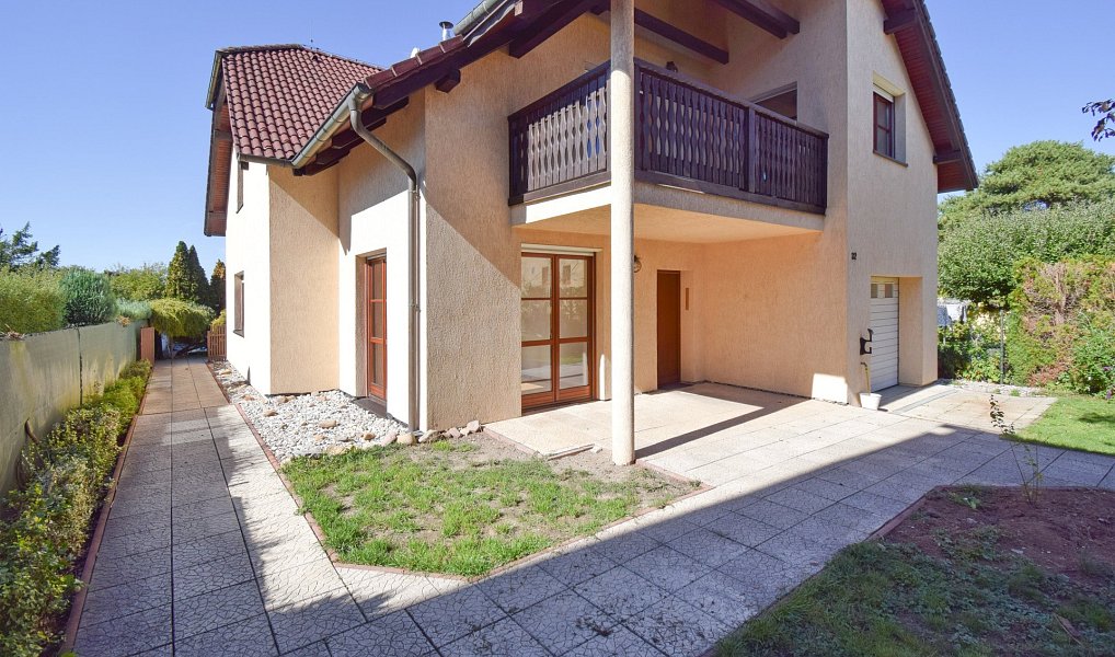 Pronájem domu 250 m² s pozemkem 775 m², Plzeň – náhled fotky 2