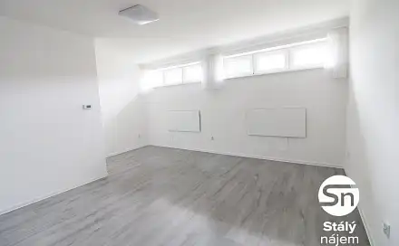 Pronájem bytu 1+kk 31 m², Obecní, Chyňava, okres Beroun