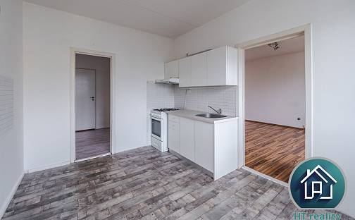 Prodej bytu 4+1 79 m², Sídliště Plešivec, Český Krumlov - Plešivec
