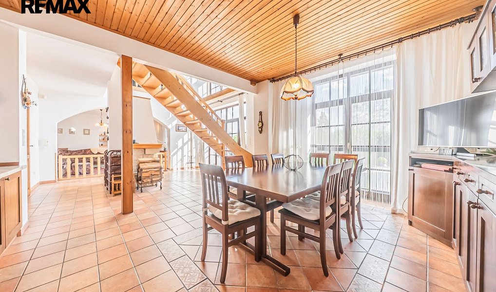 Prodej domu 271 m² s pozemkem 3 206 m², Hrachoviště – náhled fotky 8