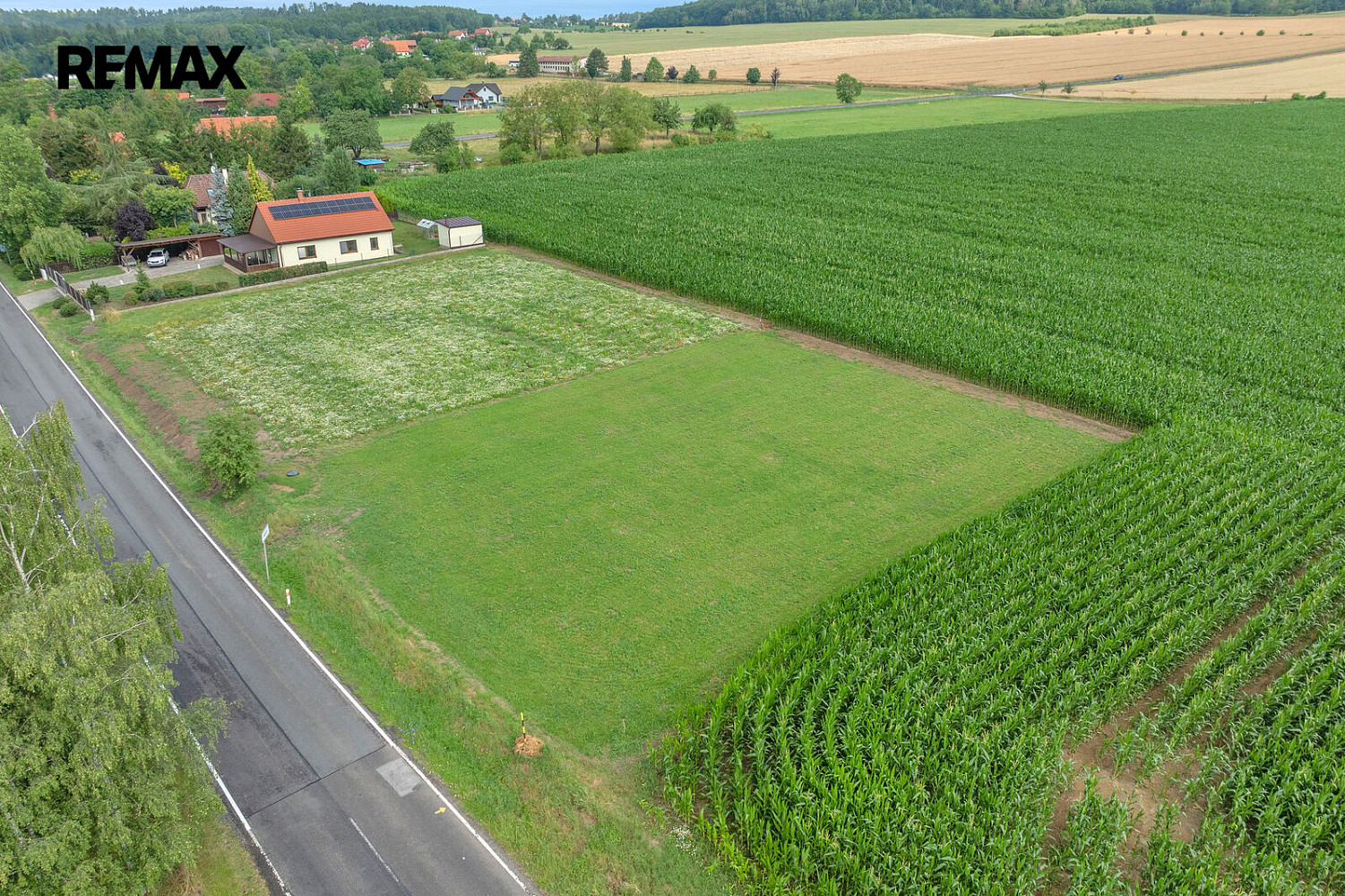 Prodej stavebního pozemku 1 404 m² – fotografie 3