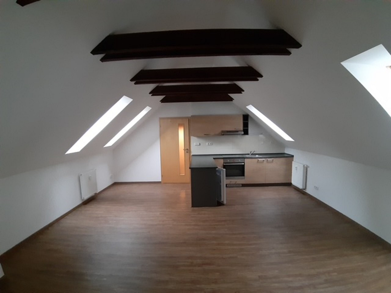 Pronájem bytu 2+kk 73 m² – fotografie 3