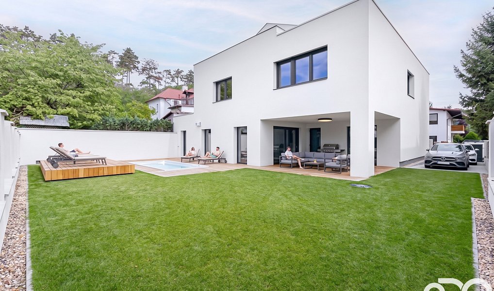 Prodej domu 375 m² s pozemkem 485 m², Praha – náhled fotky 24