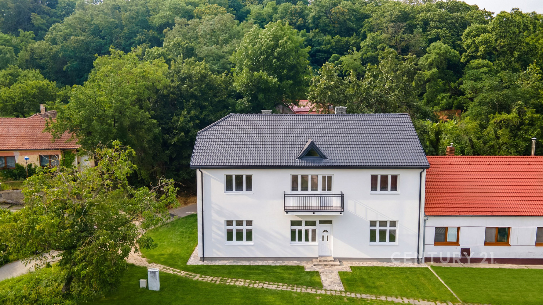 Prodej domu 228 m² s pozemkem 874 m²