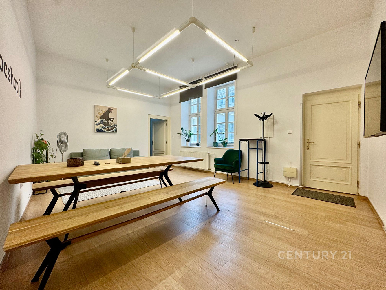 Pronájem kanceláře 100 m² – fotografie 3
