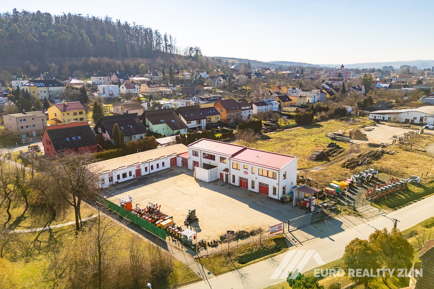 Prodej skladovacích prostor 643 m²