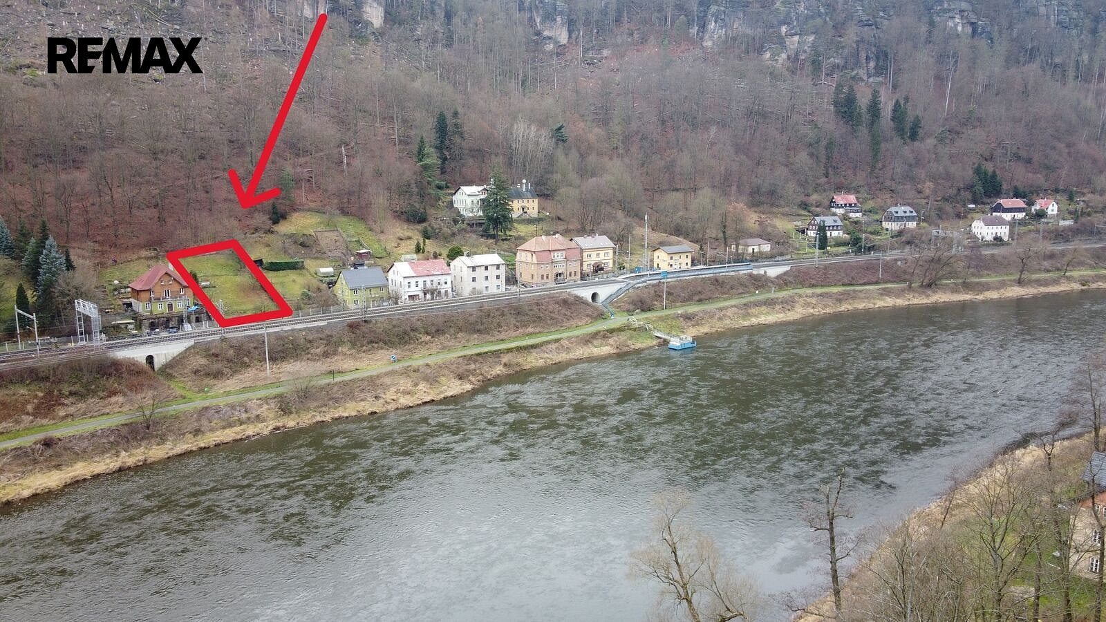 Prodej stavebního pozemku 1 057 m²
