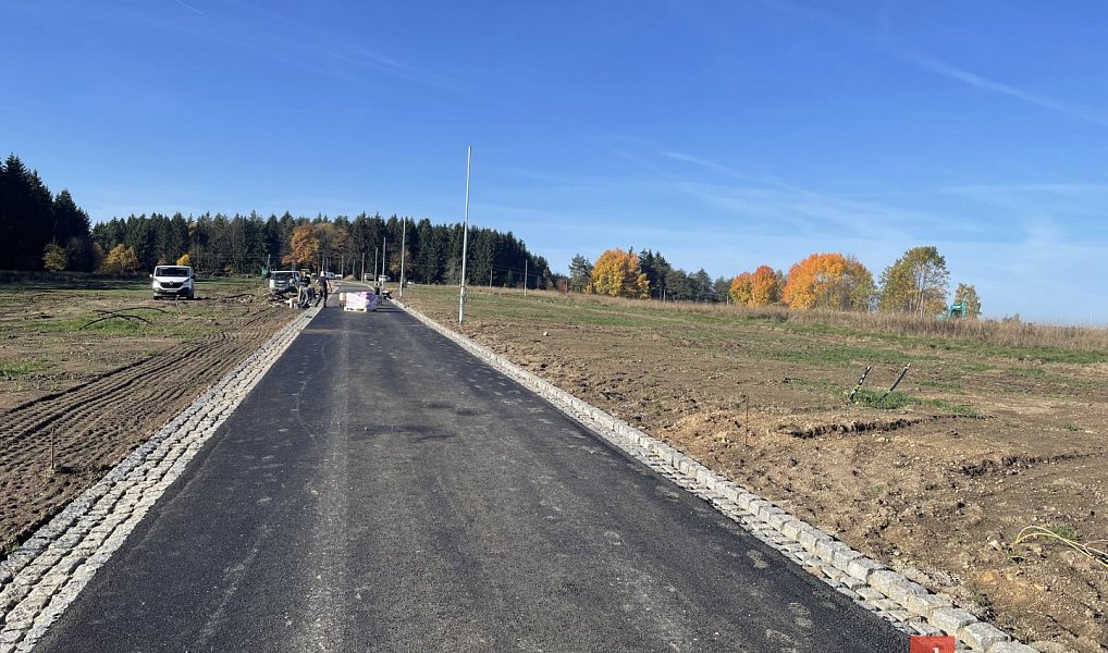 Prodej stavebního pozemku 918 m², Hory – náhled fotky 17