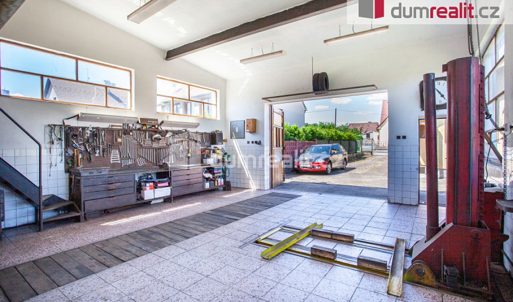 Prodej domu 321 m² s pozemkem 947 m², Netolice – náhled fotky 27