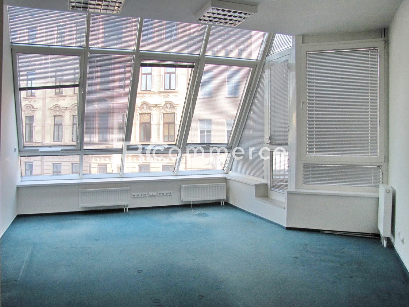Pronájem kanceláře 141 m² — photo 2