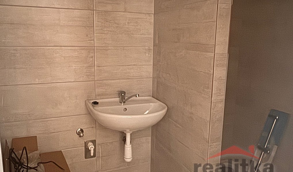 Pronájem bytu 1+kk 27 m², Opava – náhled fotky 3