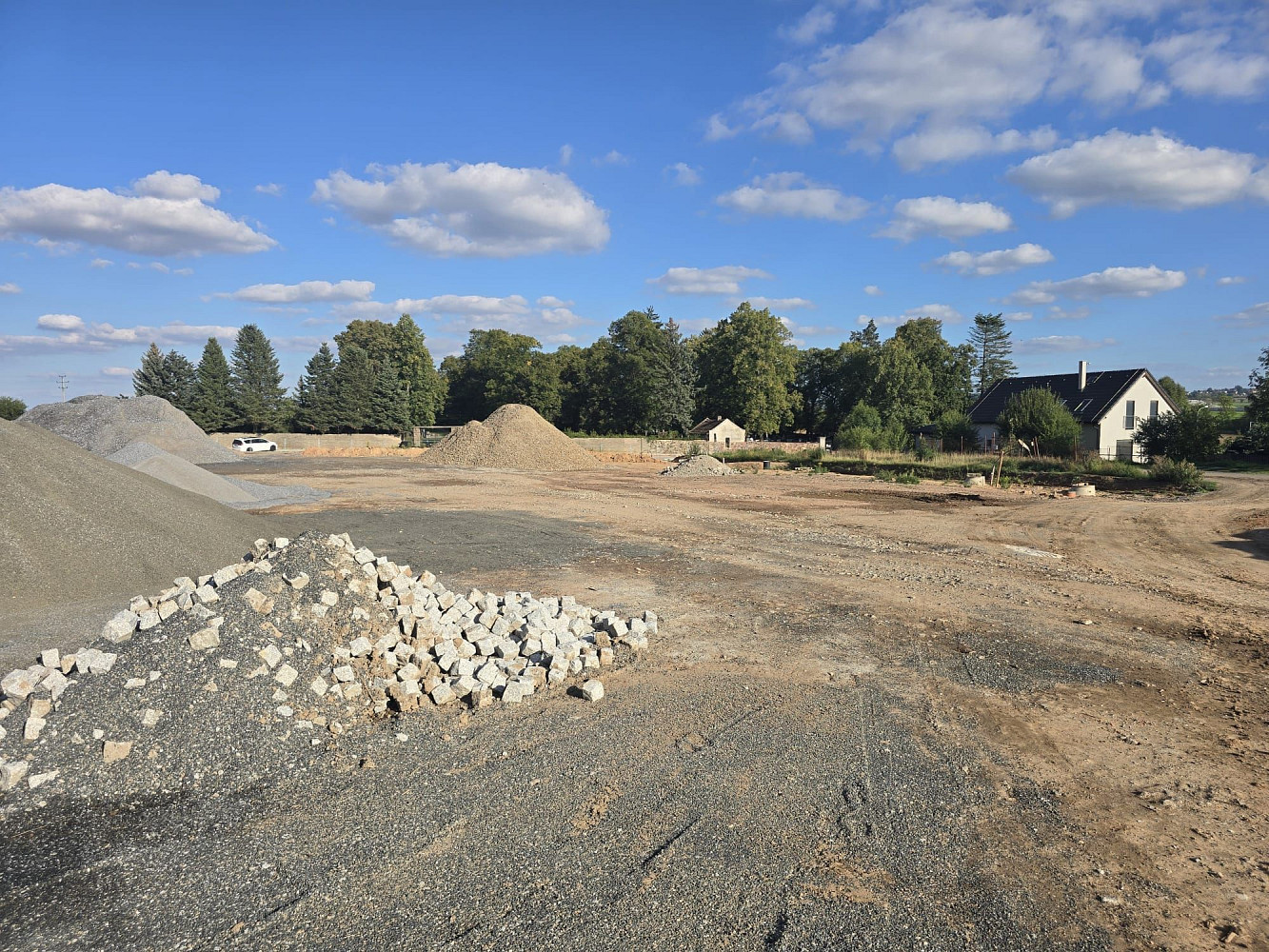 Prodej stavebního pozemku 831 m² – fotografie 2